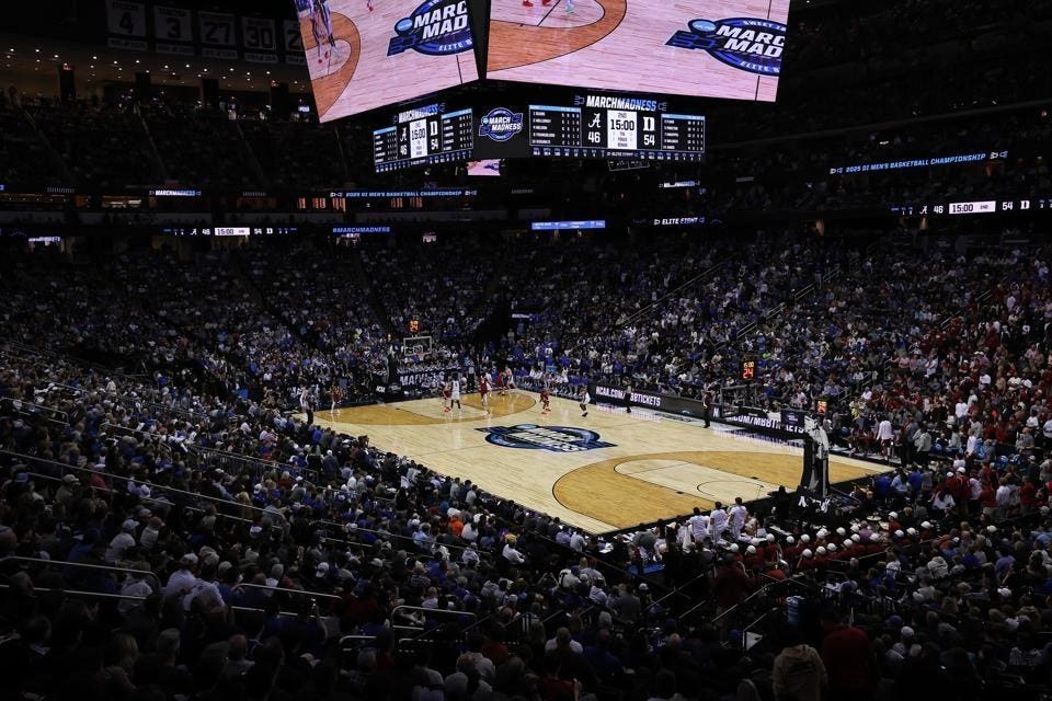 4 Leadership Lessons March Madness Teaches Us About Winning Workplaces